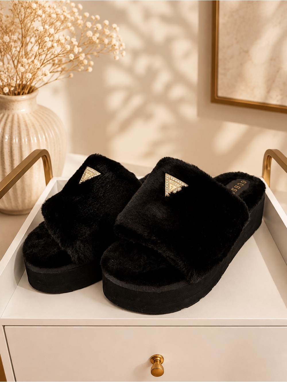 GUESS Black Faux Fur Slide Slippers – Women’s Size 8